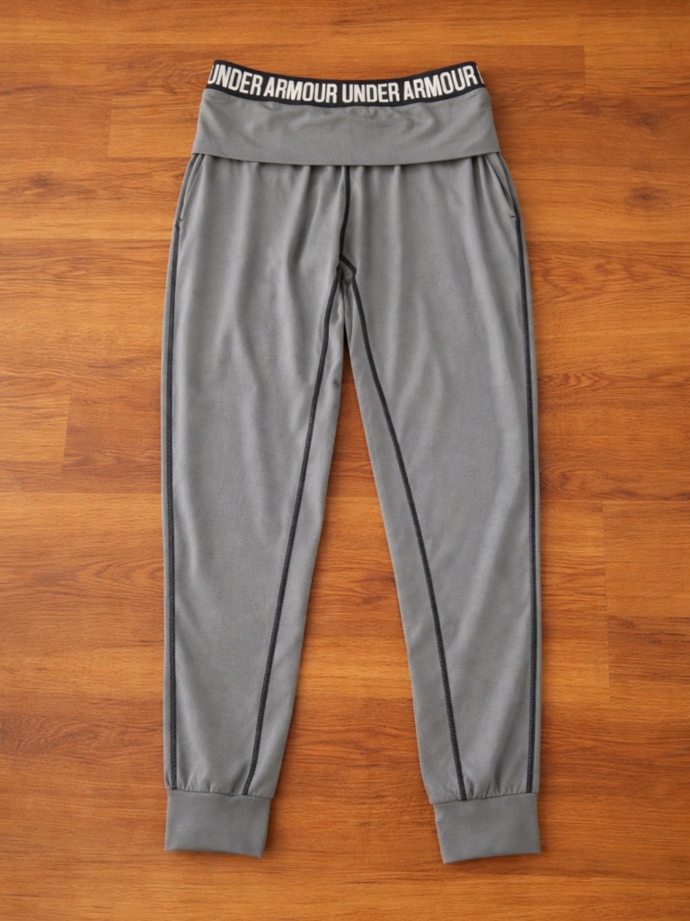 Women’s Under Armour Joggers   Size Small